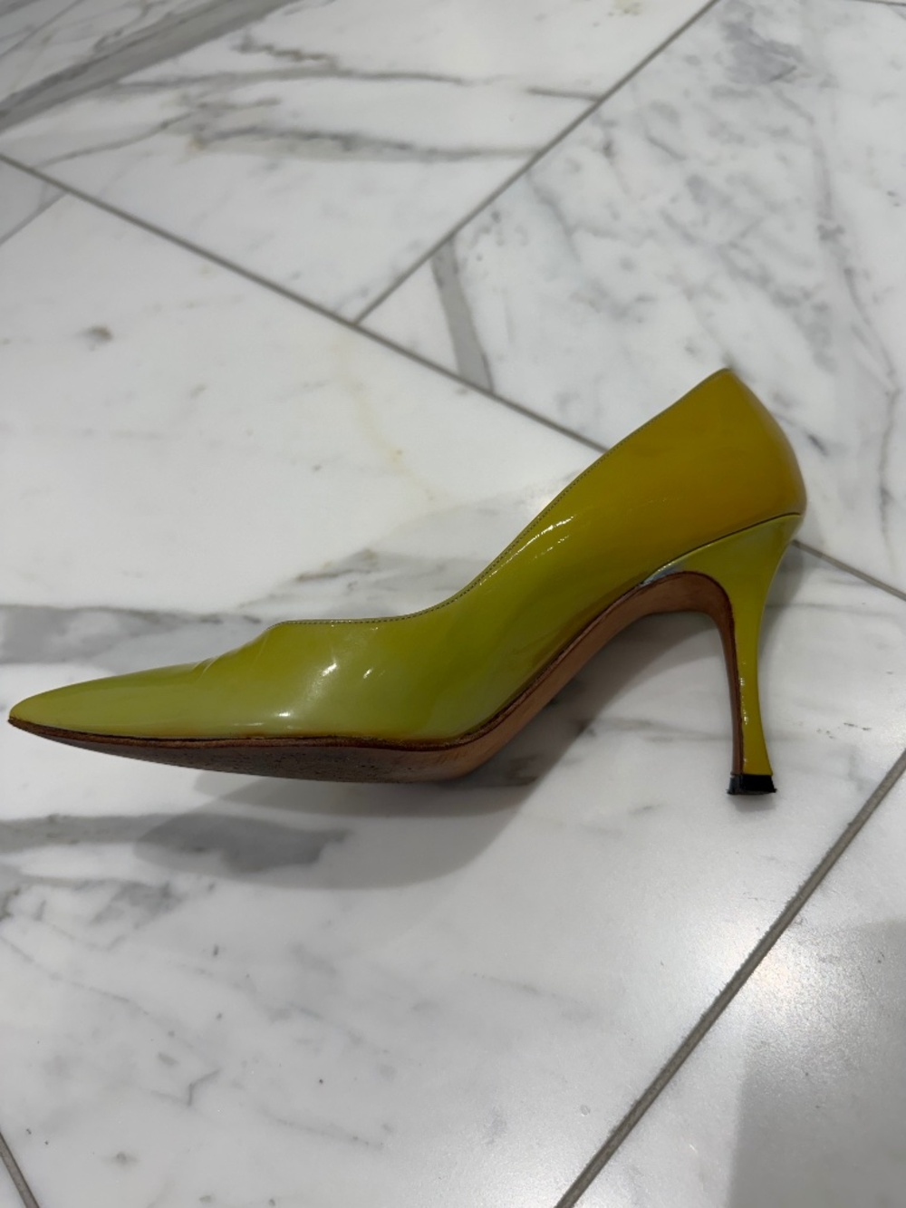 Manolo Blahnik Patent Leather Pumps Size EU35 / 5B - Picture 9 of 10